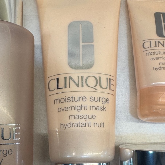 Clinique Moisture Surge Hydration Essentials bundle - Picture 3 of 6